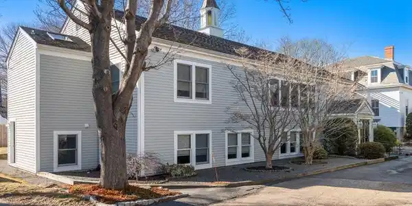 9 Broadway Ave