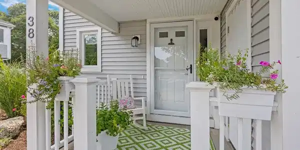 38 Westcliff Dr