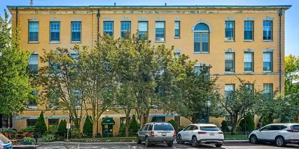 350 W Fourth St