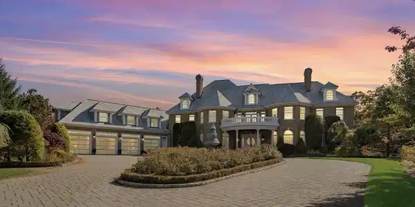 150 Horseneck Road