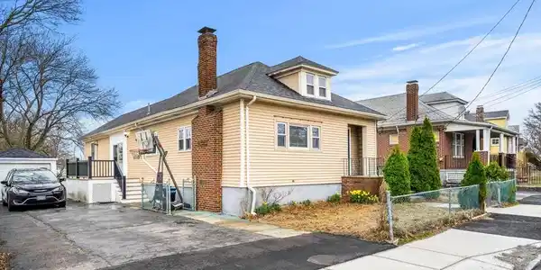 318 Sea Street