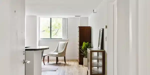 42 8th St