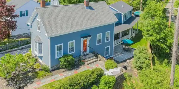 27 Maverick St
