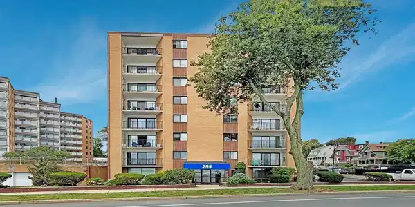 295 Lynn Shore Dr