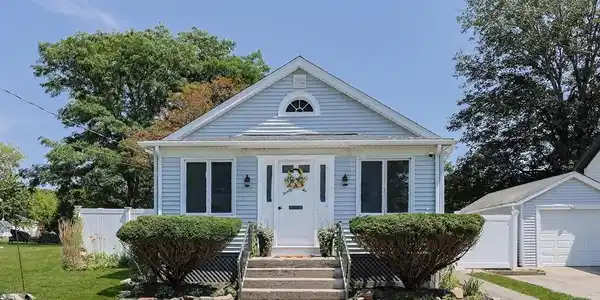 22 Louis Street