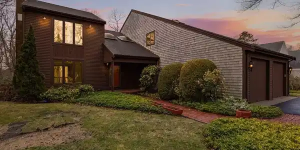 11 Menemsha Way