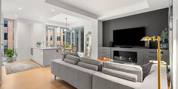 135 Seaport Blvd