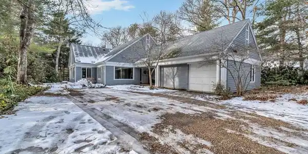 164 Coonamessett Circle
