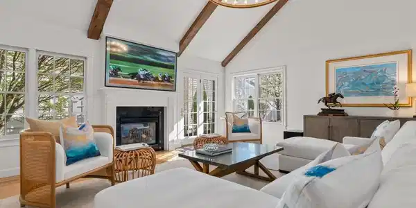 208 Marina Dr