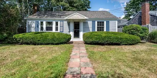 19 Mayflower Rd