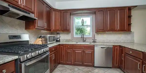 66 Tudor St