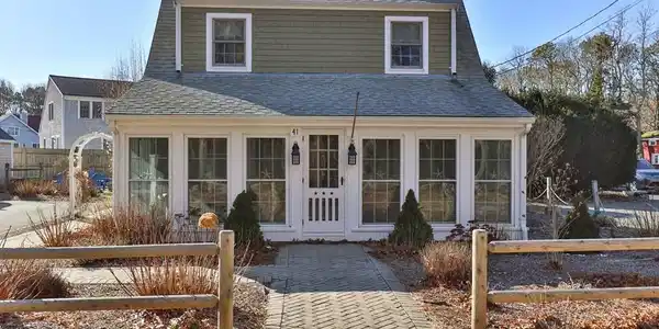 41 Parkwood Rd