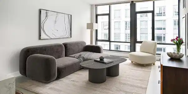 40 Traveler St