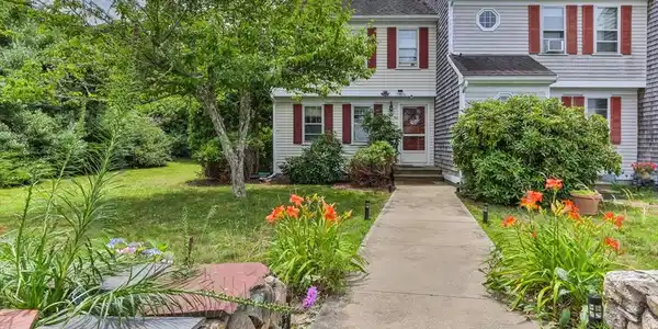 29 Woodview Dr