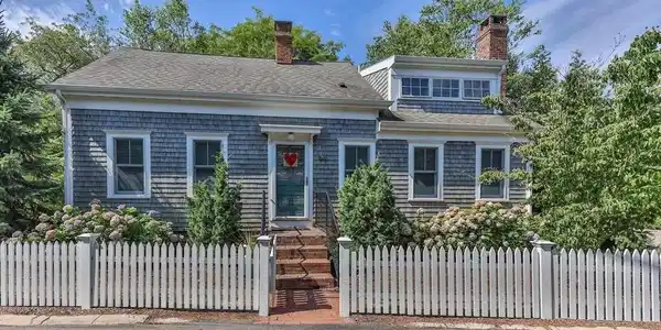 34 Alden St