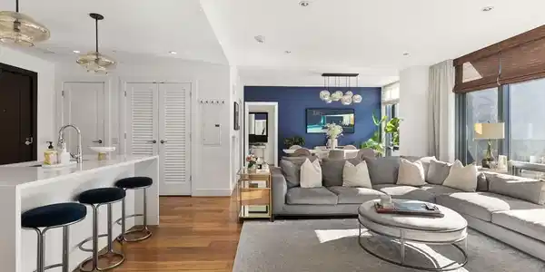 32 Traveler St
