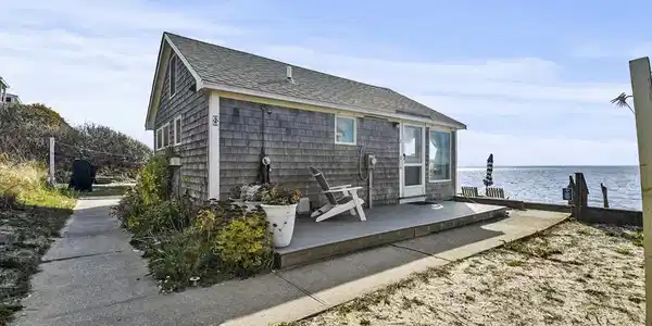 174 Shore Rd