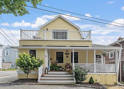 32 Maple Avenue