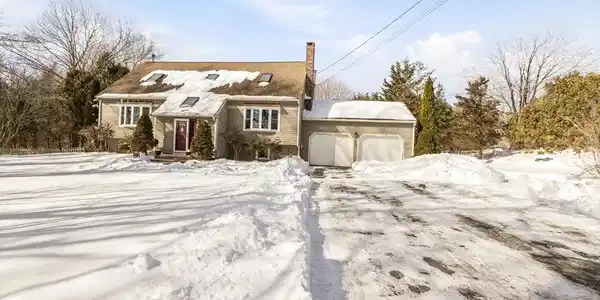 73 Bayview Ave