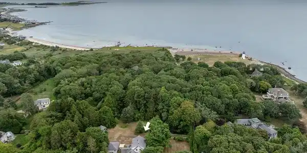 37 Neds Point Rd