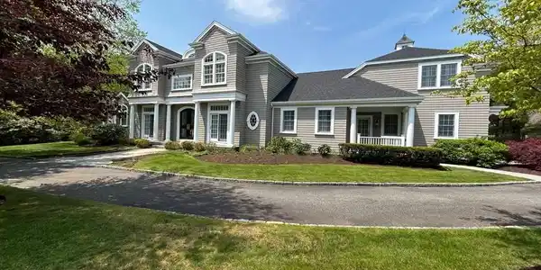 16 North Glen Drive