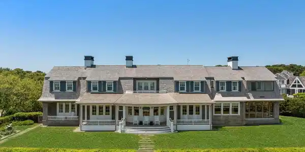 150 East Chop Dr