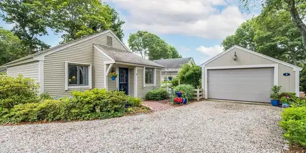 3 Niblick Lane