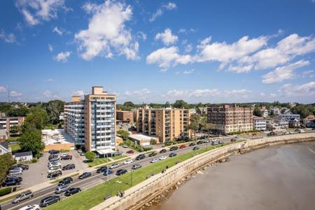 300 Lynn Shore Dr