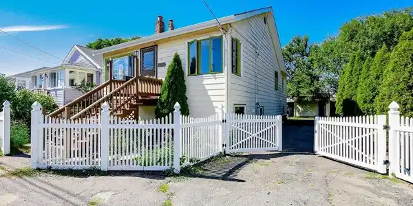 23 Bates St