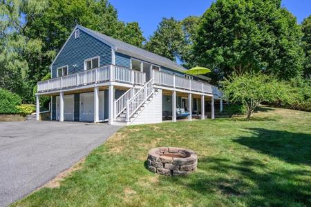 65 Williams Dr