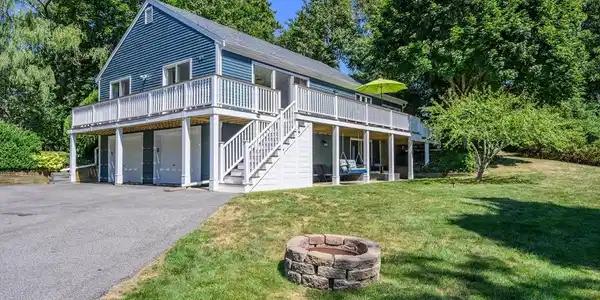 65 Williams Dr