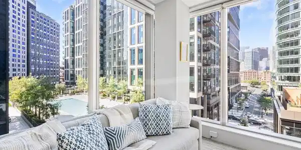 135 Seaport Blvd