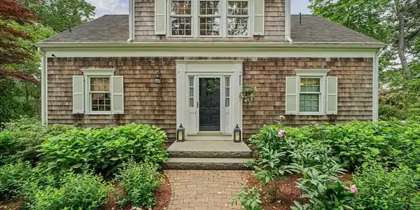 74 Fells Pond Rd