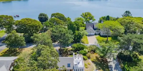 9 River Drive