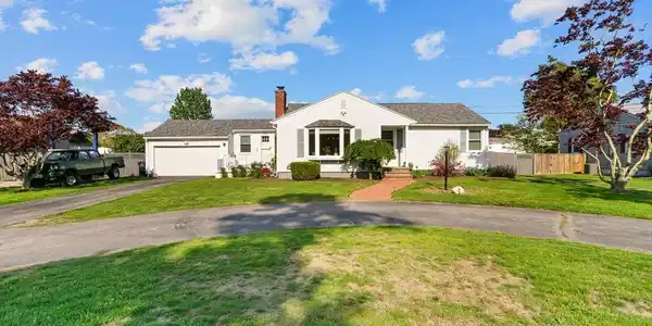 73 Maple Ave