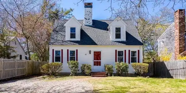 11 Maine Ave