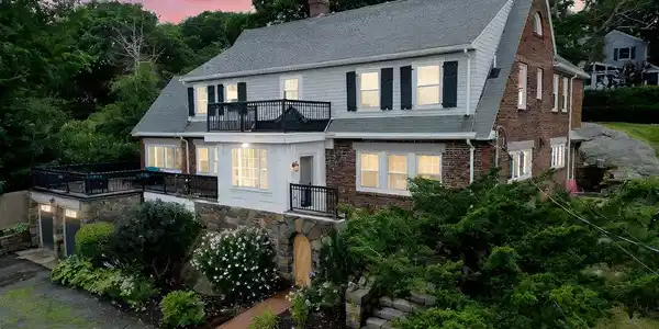 35 Beach Road