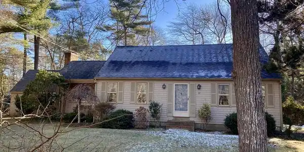 19 Holly Ln