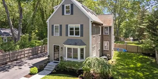 15 Blodgett Ave