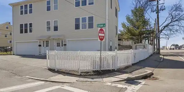 82 Edison St