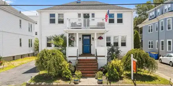 43 Dolphin Ave