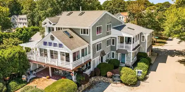 18 Pondview Ave