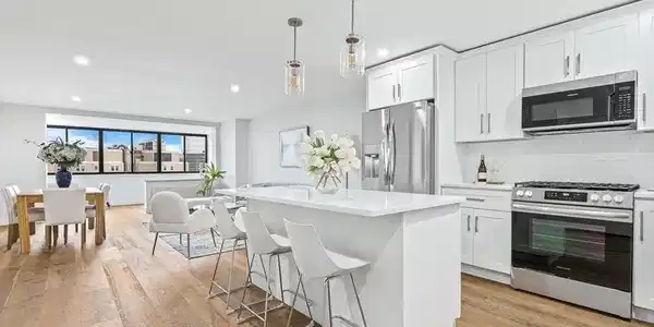 8 Whittier Pl