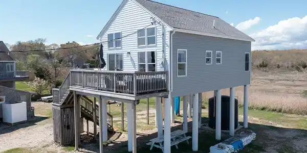 16 Howard Beach