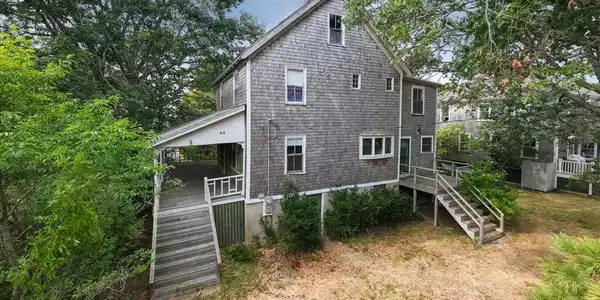 48 Garnet Ave