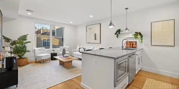 150 W Broadway