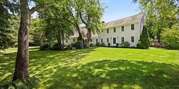 16 Old Dam Rd