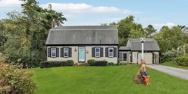 20 Sachem Drive