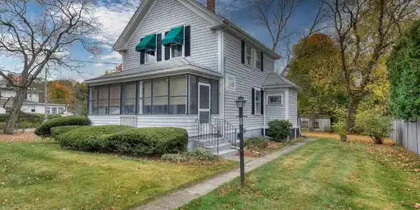 8 Chapel Rd