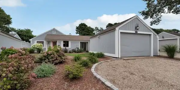 53 Brassie Way